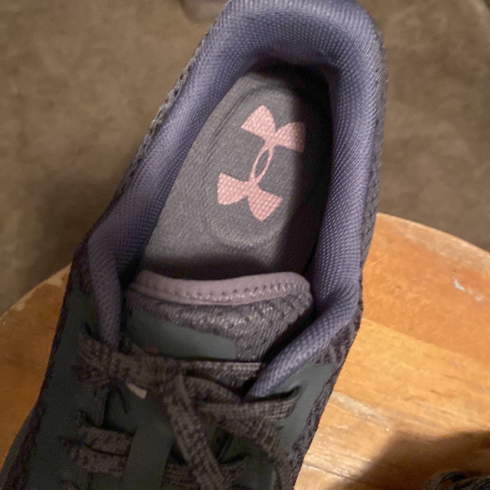 Ladies Under Armour sneakers size 9 - Picture 4 of 7